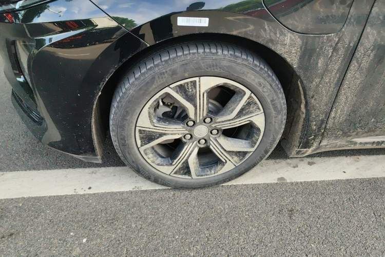 Used Hongqi E-QM5 2023 Revised Version Basic Travel Edition Left Front Wheel Hub