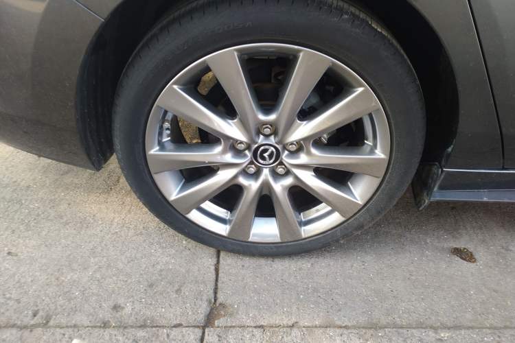 Used Mazda 3 Axela 2021 2.0L Automatic ZhiXuan Edition Right Rear Wheel Hub