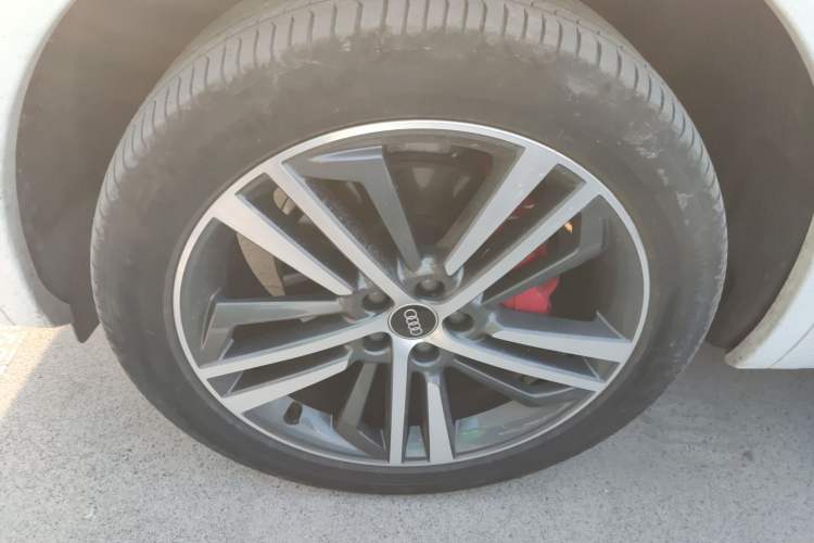 Used Audi Q5L 2023 40T Fashionable and Dynamic Edition
