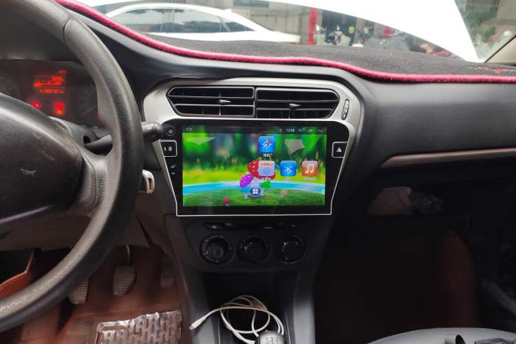 Used Peugeot 301 2014 1.6L Manual Comfort Edition CNG Audio And AC Panel