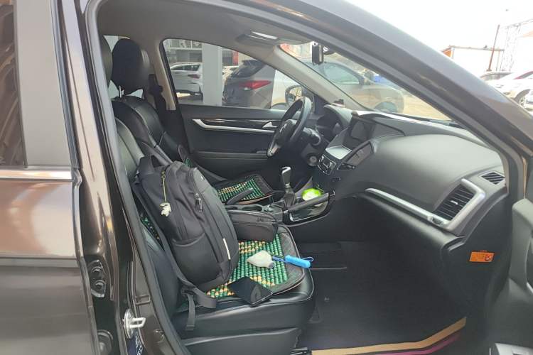 Used Dongfeng Aeolus AX7 2016 1.4T Manual ZhiShang Model