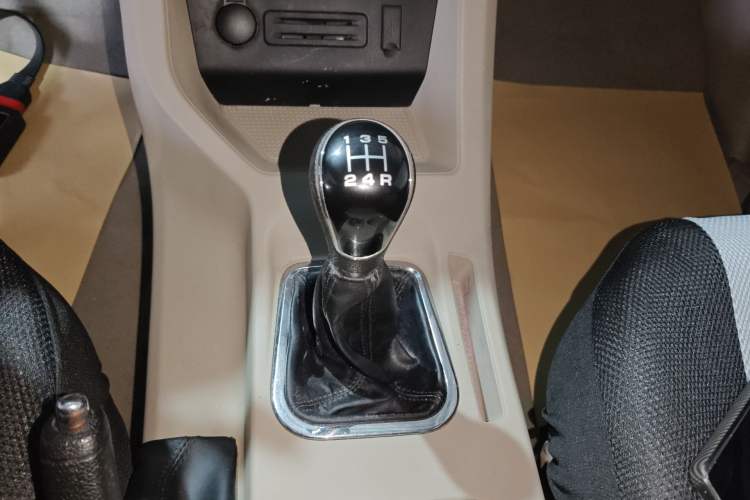 Used FORTHING Lingzhi 2017 M5L 1.6L 7-Seater Standard Model