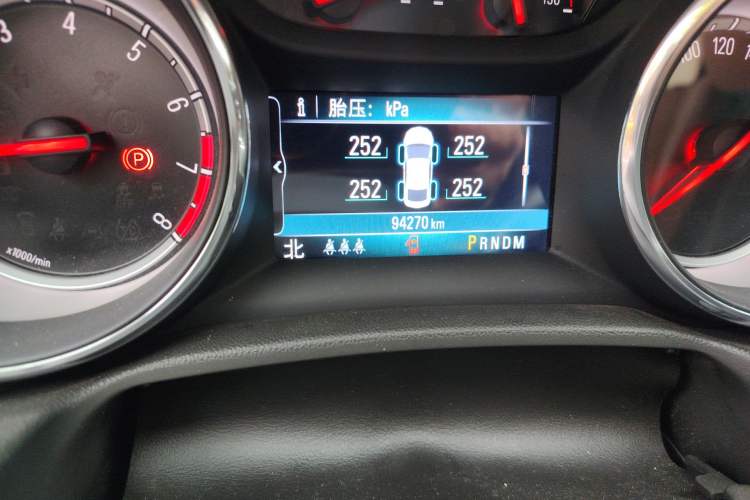 Used Buick Regal 2019 20T Elite Version China VI Standard Odometer Close Up