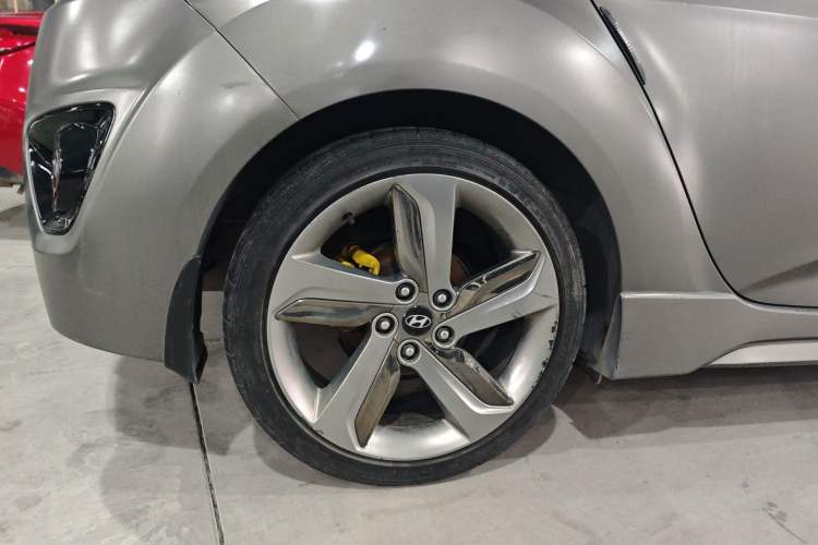 Used Hyundai Veloster 2012 1.6T Automatic Luxury Edition Right Rear Wheel Hub