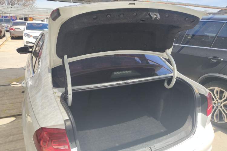 Used Volkswagen Bora 2017 1.6L Automatic Comfort Model Trunk