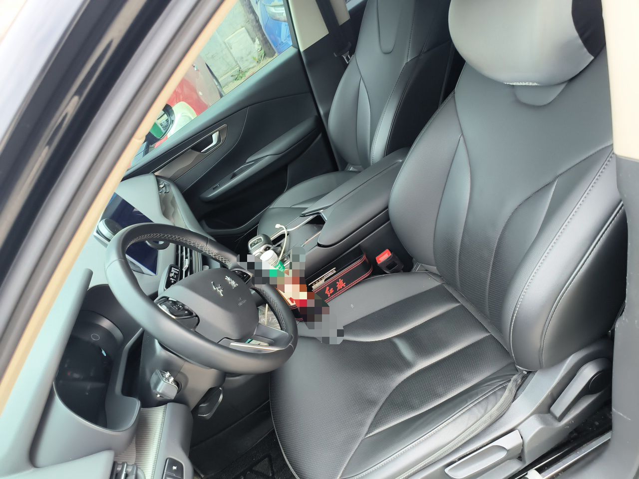 Hongqi E-QM5 2023 Base Travel Edition — снимка 15