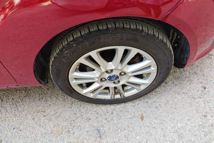 Used Ford Fiesta 2013 Hatchback 1.5L Automatic Fashion Edition Right Front Wheel Hub