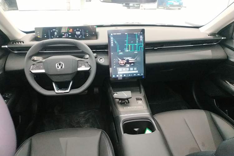 Used CHANGAN Eado 2025 Blue Whale 1.5T 500Bar Prestige Model Center Console