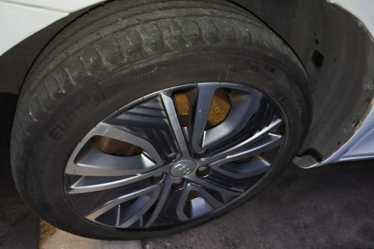 Used Geely Auto Emgrand New Energy 2018 EV450 Ambition Model Left Front Wheel Hub