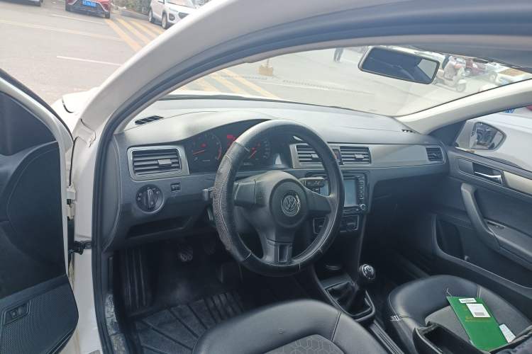 Used Volkswagen Santana 2013 1.4L Manual Comfort Edition