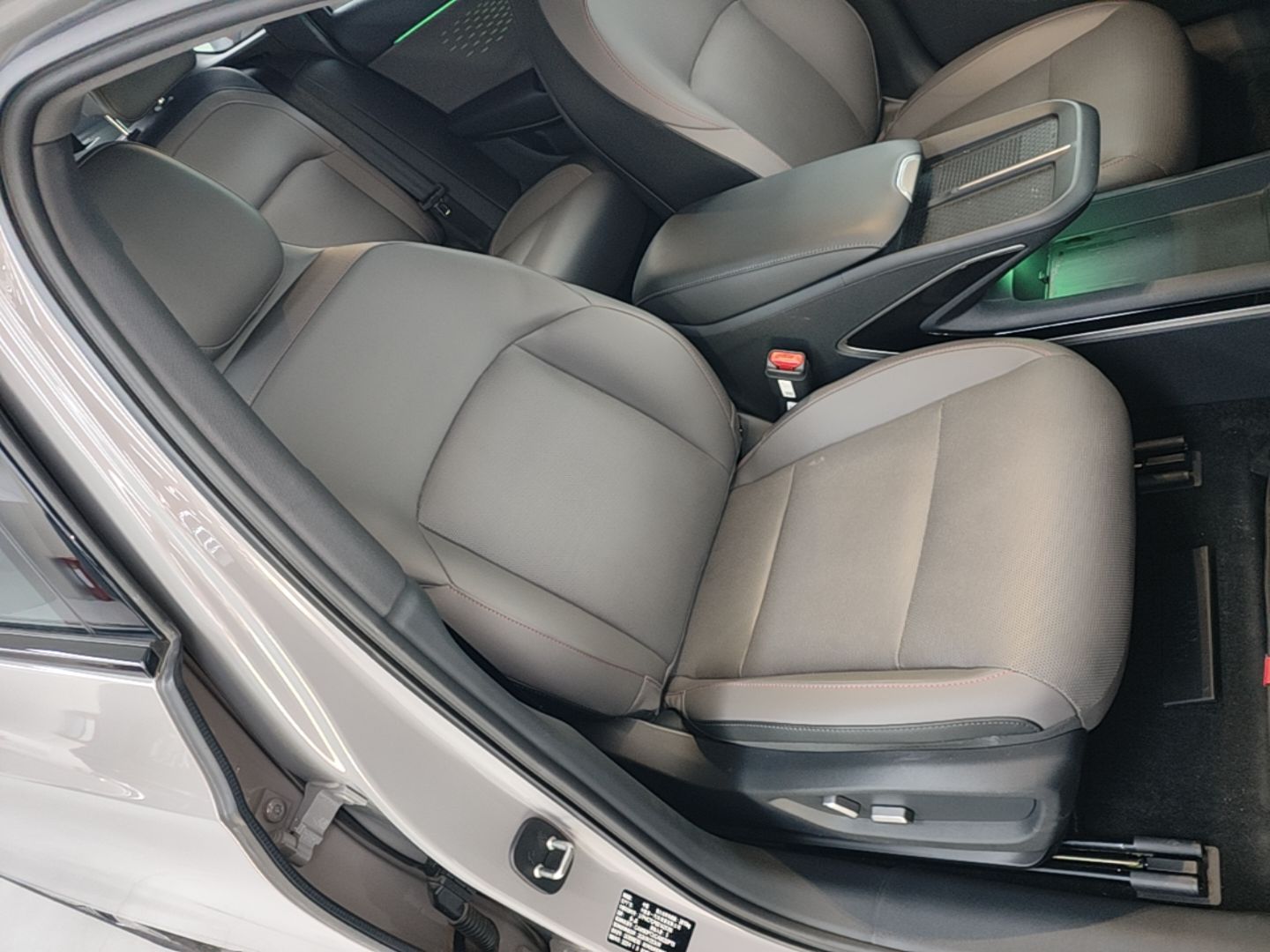 Hongqi EH7 2025 640 All-Wheel Drive Smart Selection Edition — снимка 19