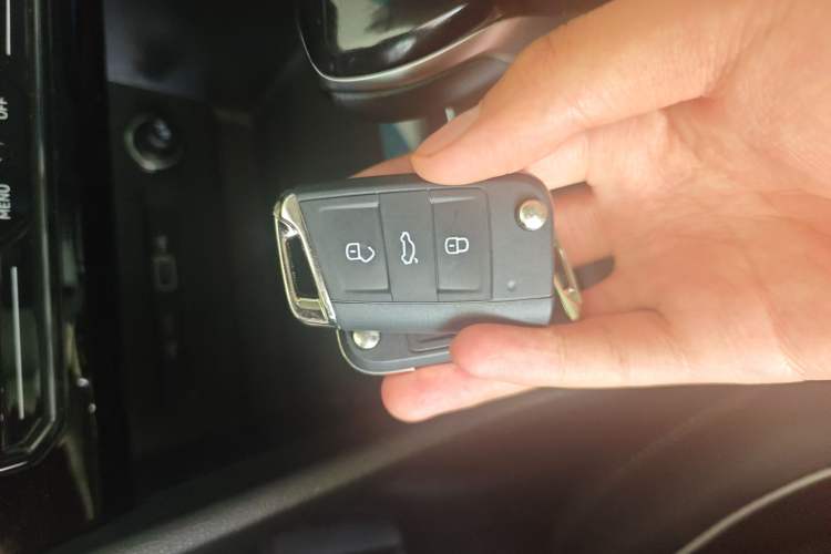 Used Volkswagen Tiguan L 2024 Outstanding Model 330TSI Automatic Two-Wheel Drive R-Line Dragon Glory Edition