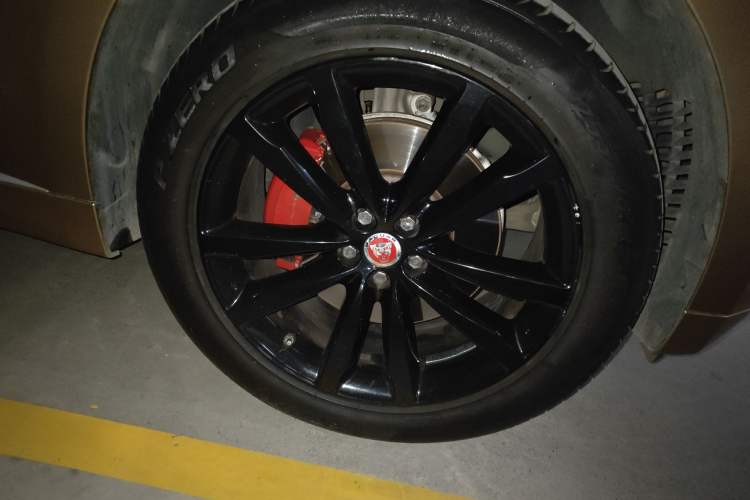 Used Jaguar F-PACE 2016 3.0 SC Four-Wheel Drive S High-Performance First-Edition Limited Model