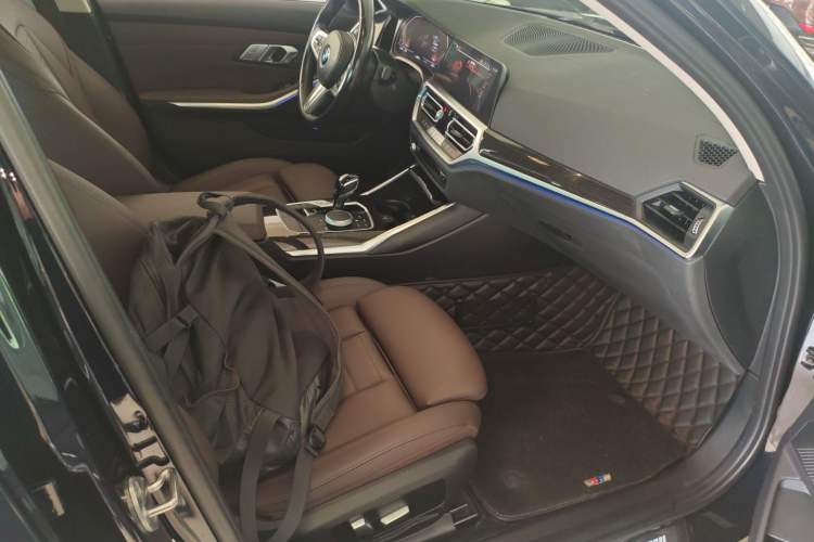 Used BMW 3 Series 2021 Second Facelift 325Li M Sport Package Right Front Seat