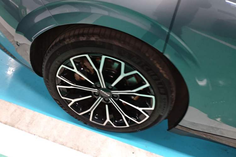 Used Zeekr 007 2024 Rear-Drive Enhanced Version 75 kWh
