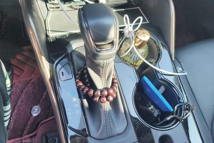 Used Toyota Highlander 2023 2.5L Smart Electric Hybrid Dual-Engine 4x4 Knight Edition 7 Seats Gear Lever