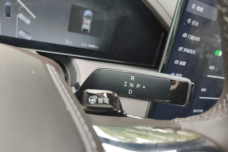 Used Denza Z9 2024 1100 km All-Wheel-Drive Ultra Version