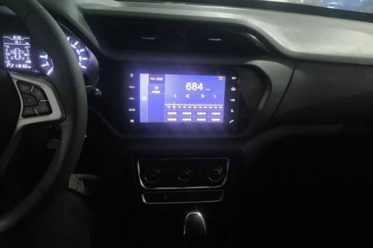 Used Chery Tiggo 3 2016 1.6L CVT ZhiShang Edition Audio And AC Panel