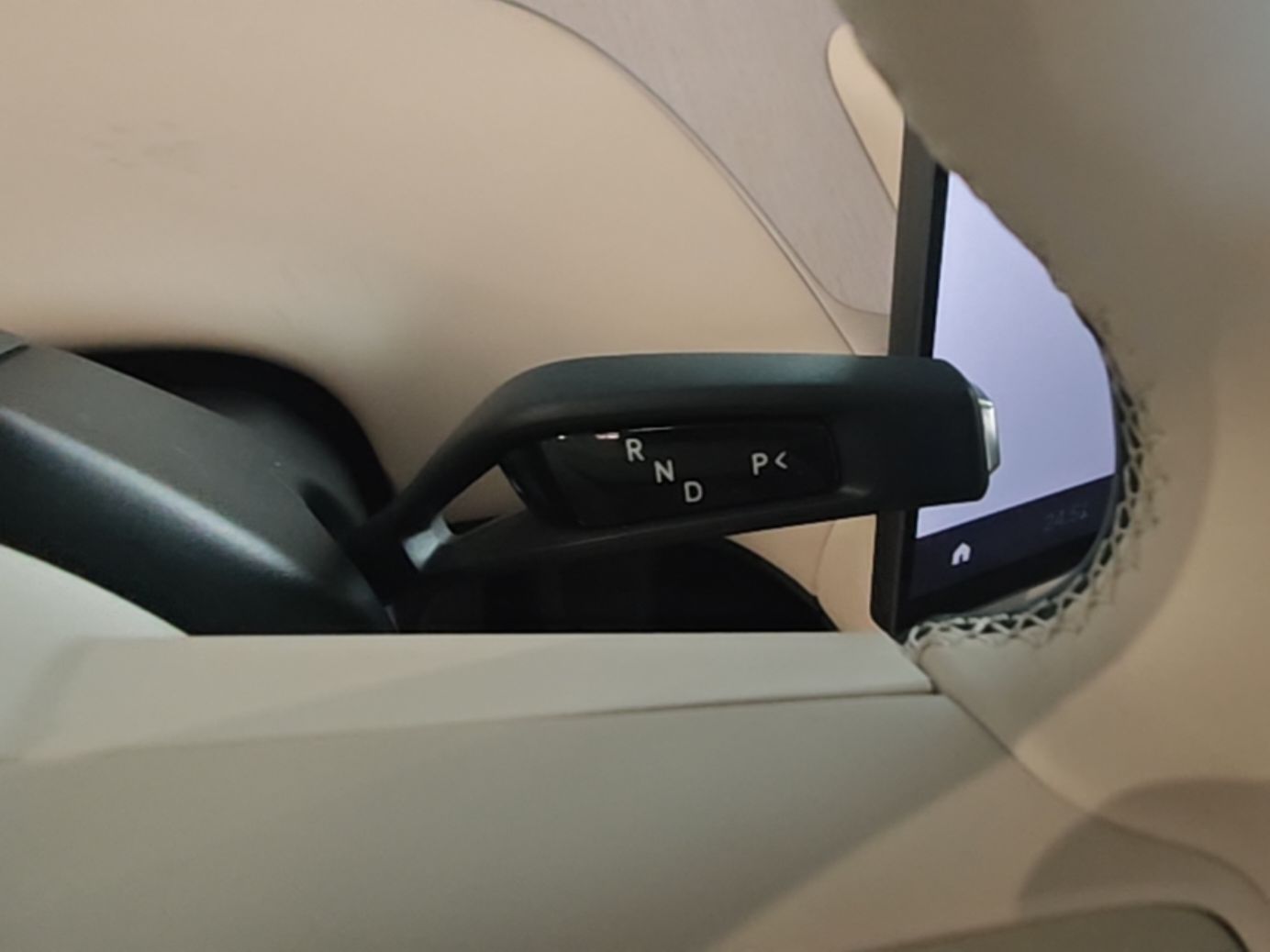 Xiaomi Auto YU7 2025 Ultra-Long Range High-Performance All-Wheel-Drive Max Edition — снимка 16