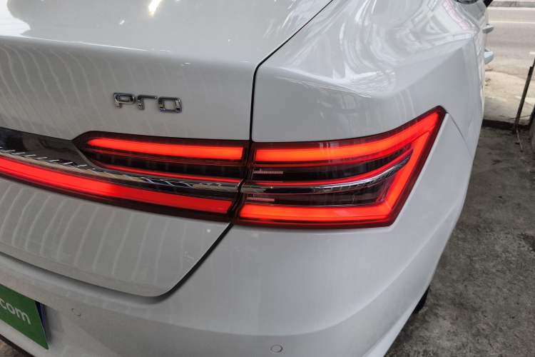 Used BYD Qin Pro 2019 Super Edition 1.5TI Automatic Smart Connect FENGSHANG Model China VI Standard
