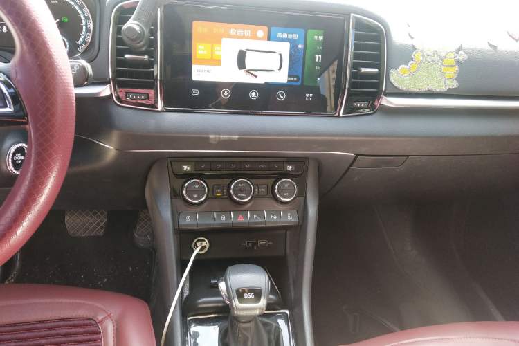 Used Skoda Karoq 2020 TSI280 Luxury Smart Edition China VI Standard Audio And AC Panel