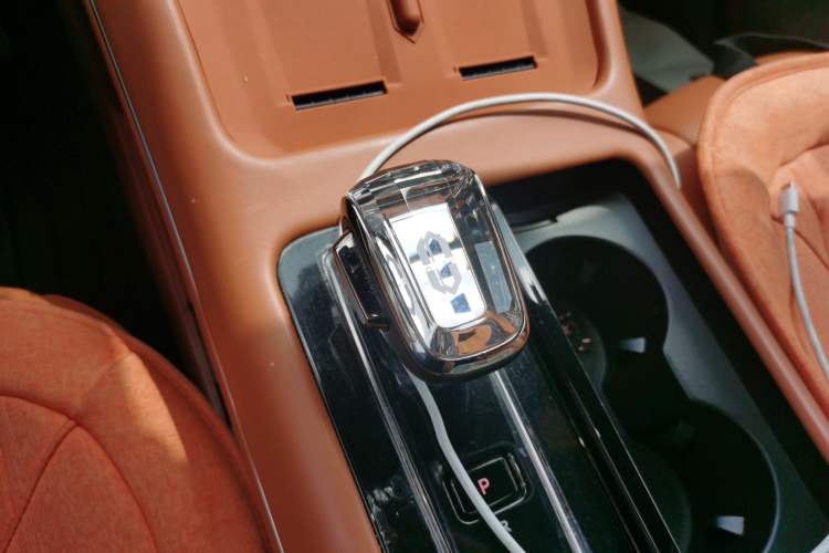 Used Hima AITO M7 2024 1.5T Intelligent Driving 4WD Ultra Version 6 Seats Gear Lever