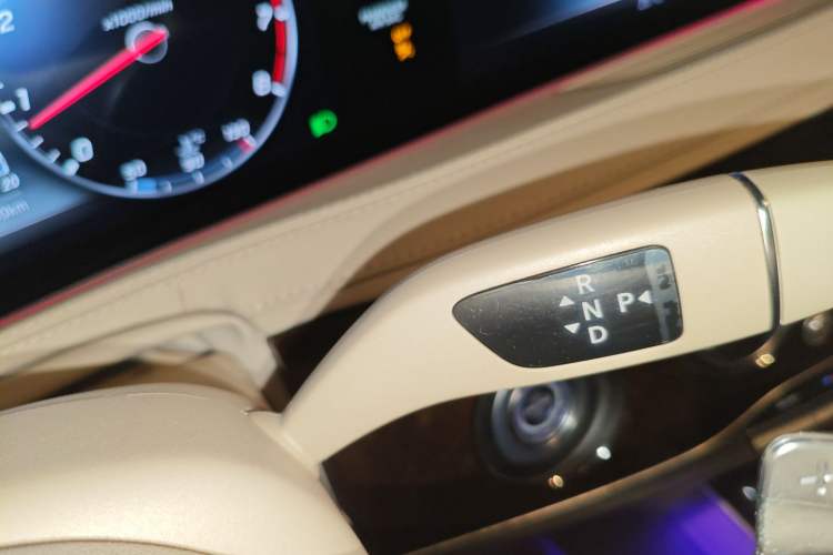 Used Mercedes-Benz Maybach S-Class 2020 S 450 4MATIC Gear Lever