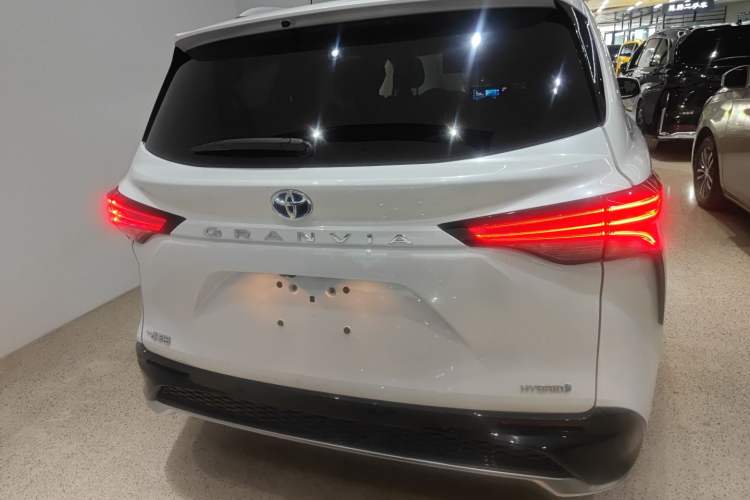Used Toyota Granvia 2022 2.5L Hybrid Flagship Edition Rear