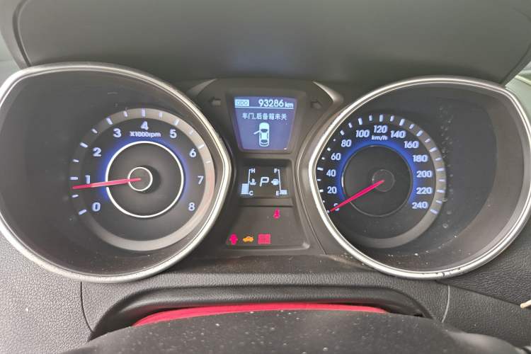 Used Hyundai Elantra (5th Generation / Langdong) 2015 1.6L Automatic Leading Model