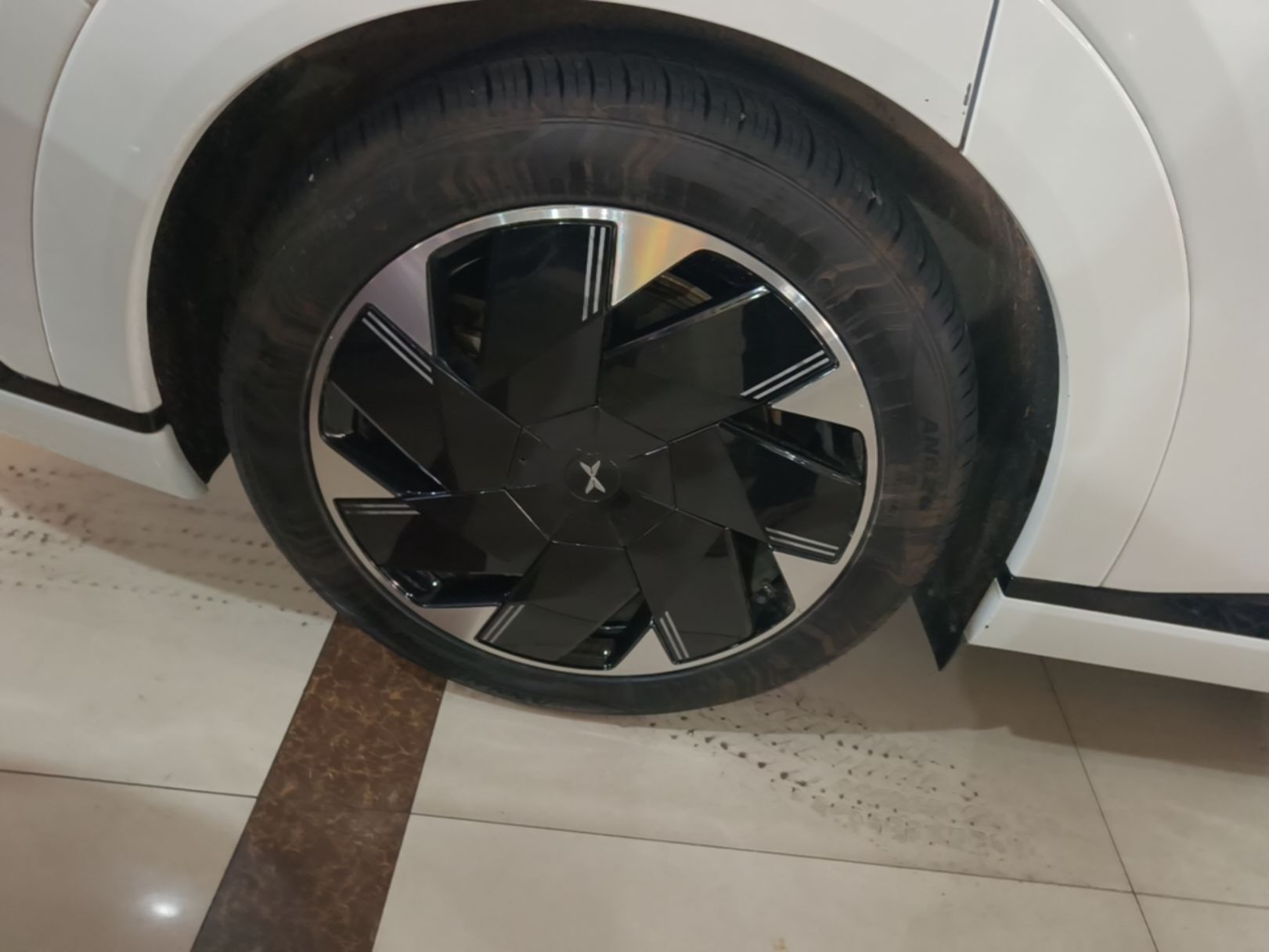 XPeng X9 2024 640 All-Wheel Drive High-Performance Max — снимка 11