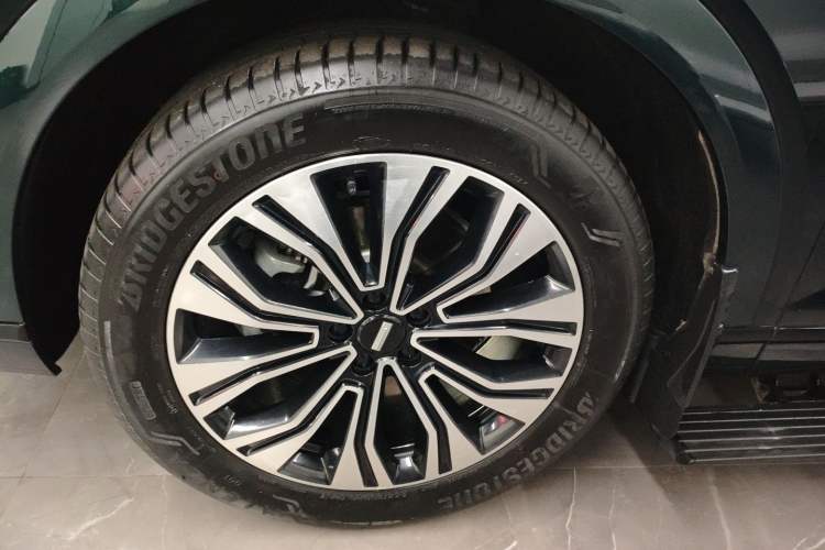 Used Wey Lanshan 2023 Four-Wheel Drive Ultra-Long Range Version Left Front Wheel Hub