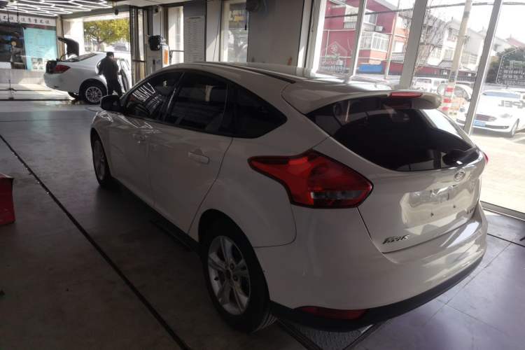 Used Ford Focus 2018 Hatchback Classic 1.6L Automatic Comfort Plus SmartDrive Edition
