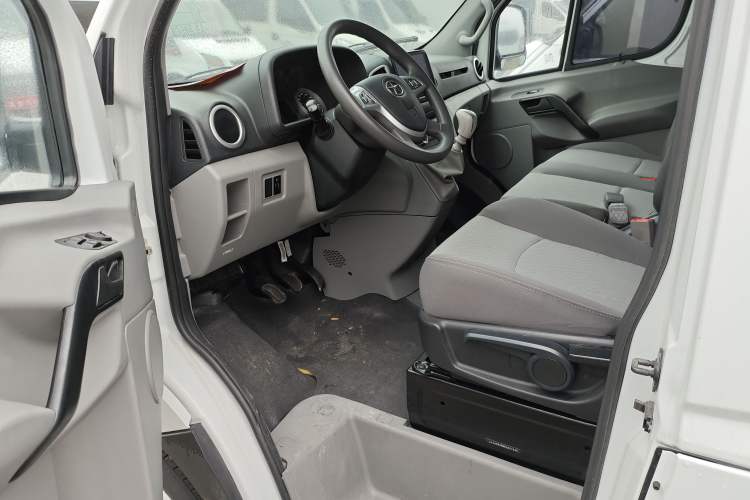 Used JAC Sunray 2023 2.0T 5-Series Express Version 6/7 Seats HFC4DB3-2E4
