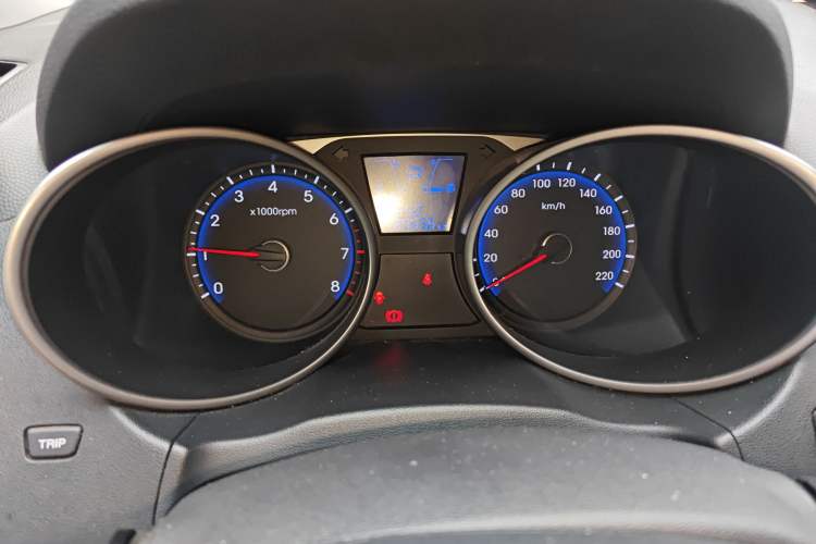 Used Hyundai ix35 2013 2.0L Automatic Two-Wheel Drive Smart GLS China IV Standard