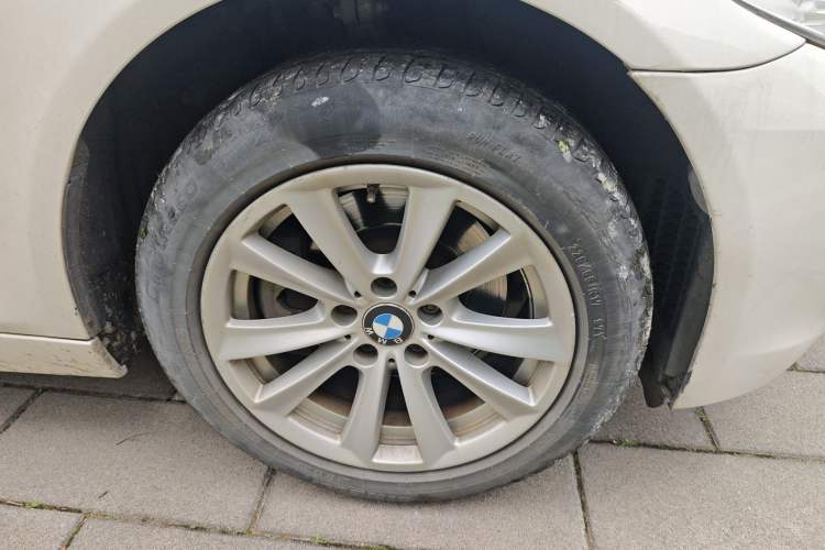 Used BMW 5 Series 2012 520Li Elegant Edition Right Front Wheel Hub