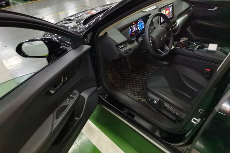 Used Hongqi E-QM5 2021 Charging Version Flagship Edition
