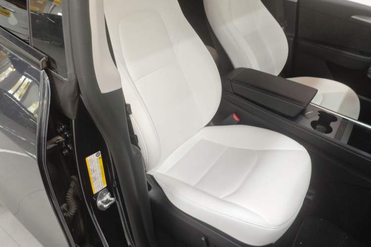 Used Tesla Model Y 2024 Long-Range All-Wheel-Drive Version