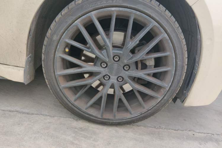 Used Lynk & Co 03 2021 03+ 2.0TD Automatic Wind-Chasing Edition Right Front Wheel Hub