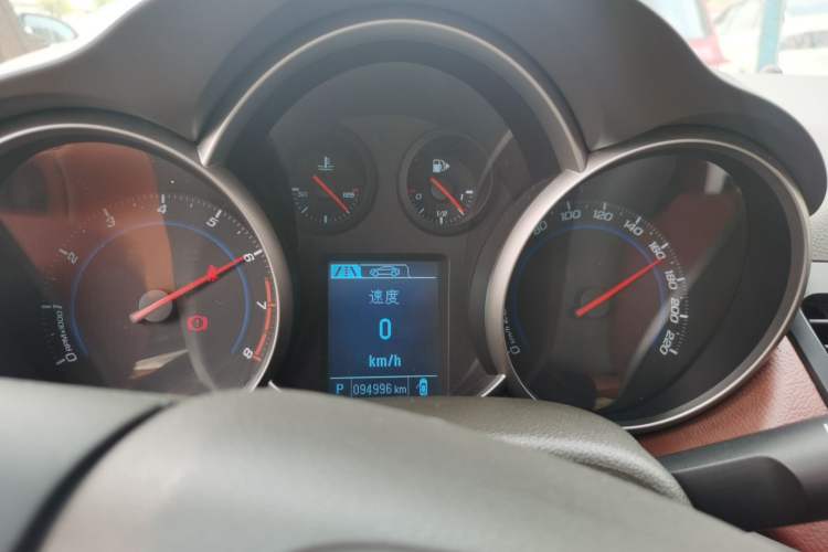 Used Chevrolet Cruze 2015 1.5L Classic SE AT Instrument Cluster