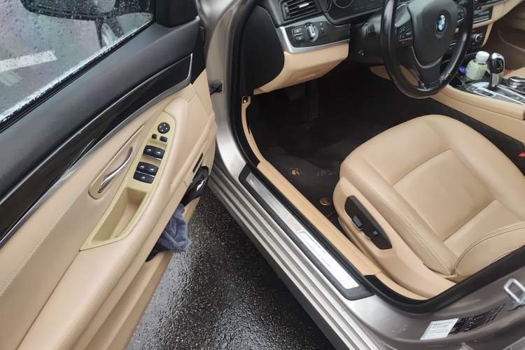 Used BMW 5 Series 2014 525Li Luxury Design Package
