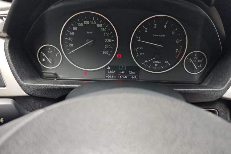 Used BMW 3 Series 2016 320Li Ambition Model Odometer Close Up