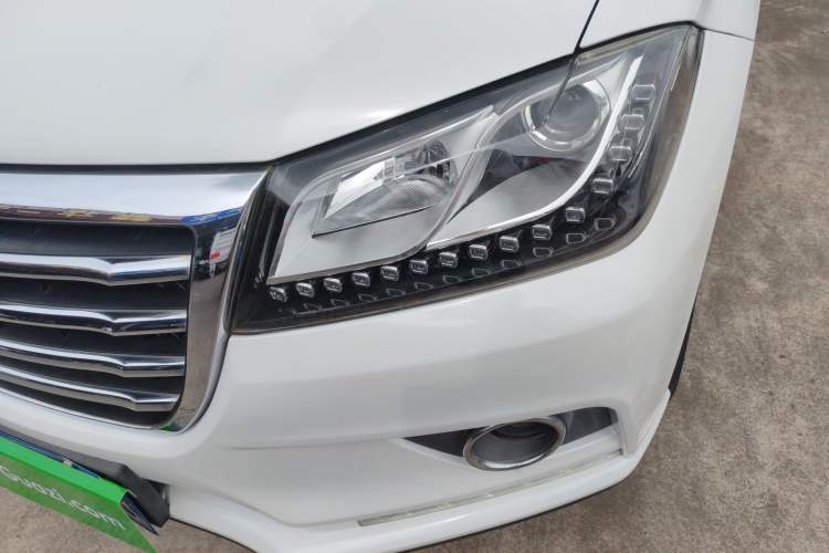 Used Haval H2 2017 Red-Label 1.5T Manual Two-Wheel Drive Luxury Model
