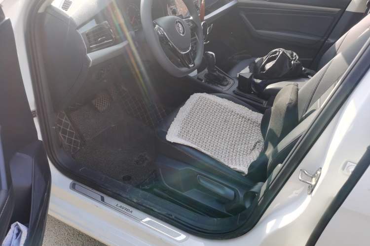 Used Volkswagen Lavida 2019 1.5L Automatic Comfort Edition China VI Standard Driver Seat