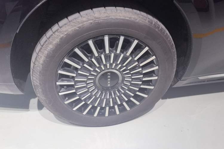 Used Zeekr 009 2024 Six-Seat Executive Version 4WD 108 kWh