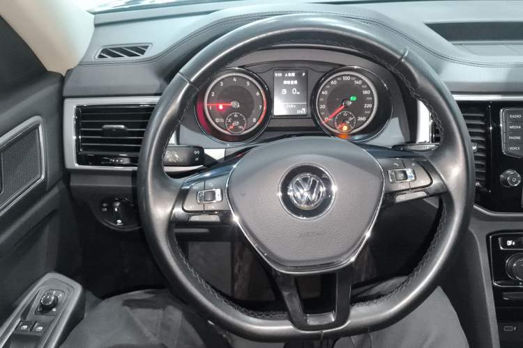 Used Volkswagen Teramont 2017 330TSI Two-Wheel-Drive Luxury Edition
