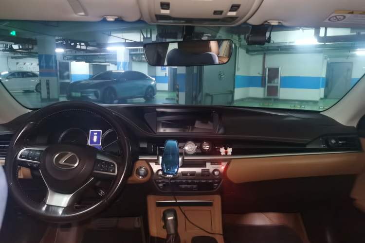 Used Lexus ES 2017 200 30th Anniversary Edition