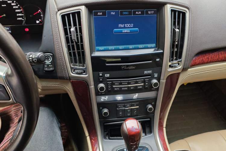 Used Cadillac SLS Seville 2011 2.0T Elite Edition Audio And AC Panel