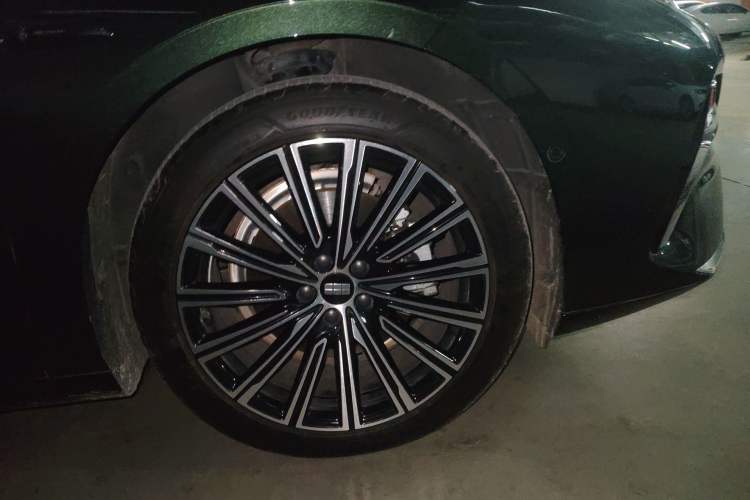 Used Geely Galaxy 8 2025 130km EM-P Exploration Edition Exterior 7