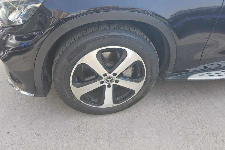 Used Mercedes-Benz GLC 2019 Facelift GLC 260 L 4MATIC Luxury Model
