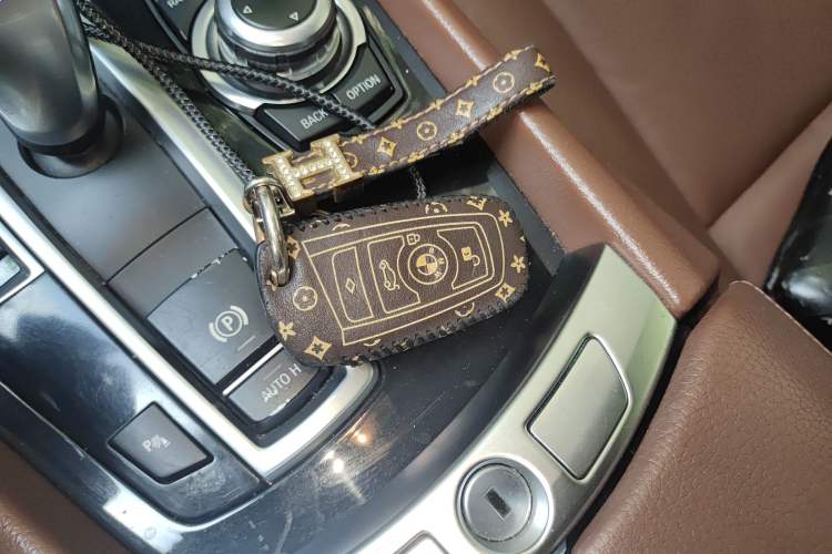 Used BMW 5 Series GT 2010 535i Leading Model
